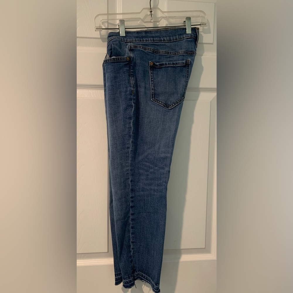 Old Navy Jeans Women’s 10 Petite Blue Boyfriend cropped Mid-Rise Denim Casual